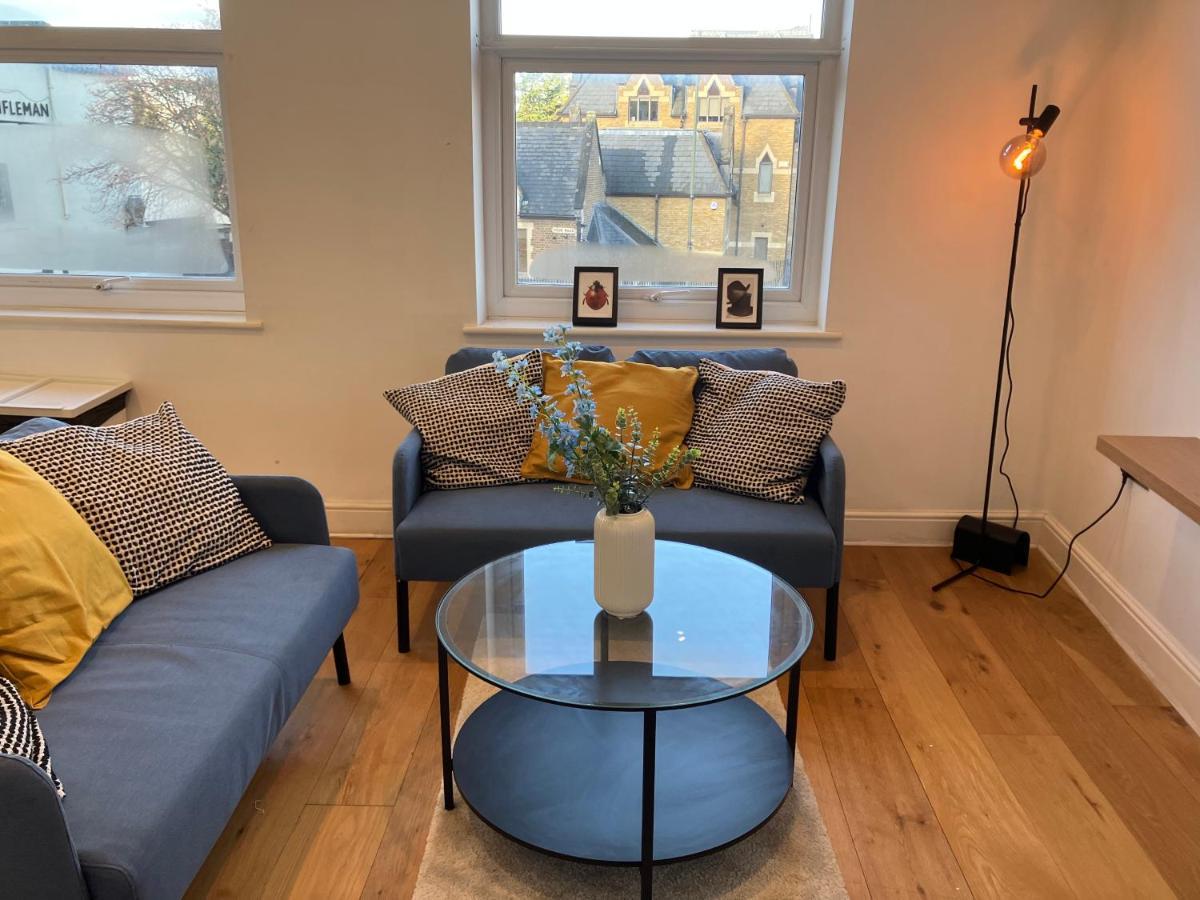 Awesome Refurbished 1 Bed Flat Few Steps To High St ! - 2 East House Leilighet Epsom Eksteriør bilde